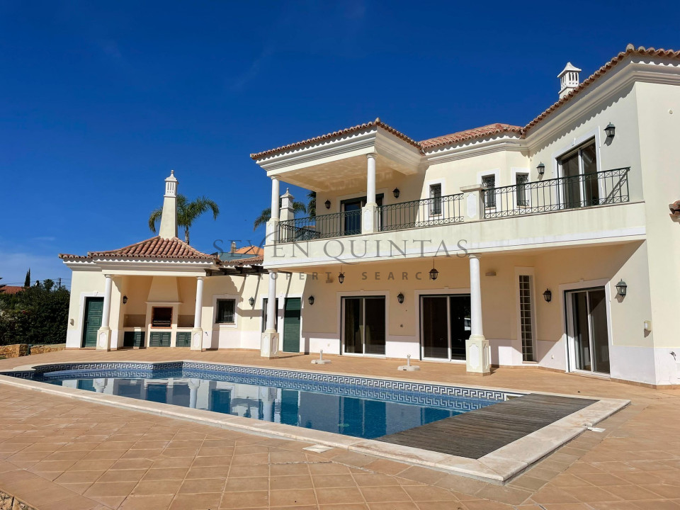 For sale large four bedroom villa