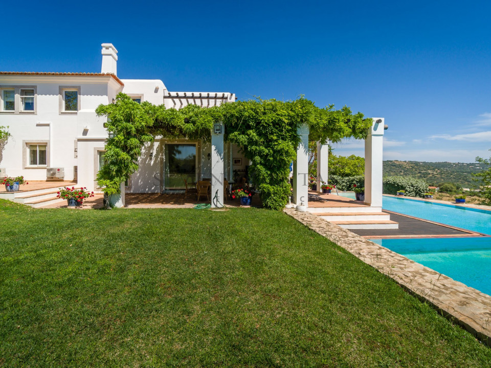 For sale, four-bedroom villa