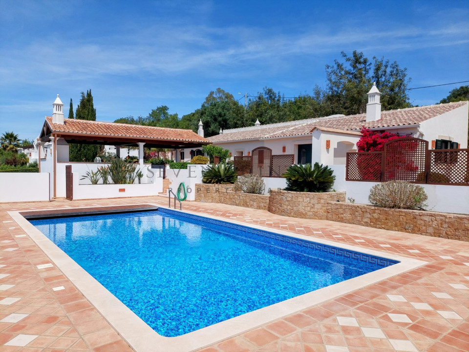 For sale, delightful 4-bedroom villa 