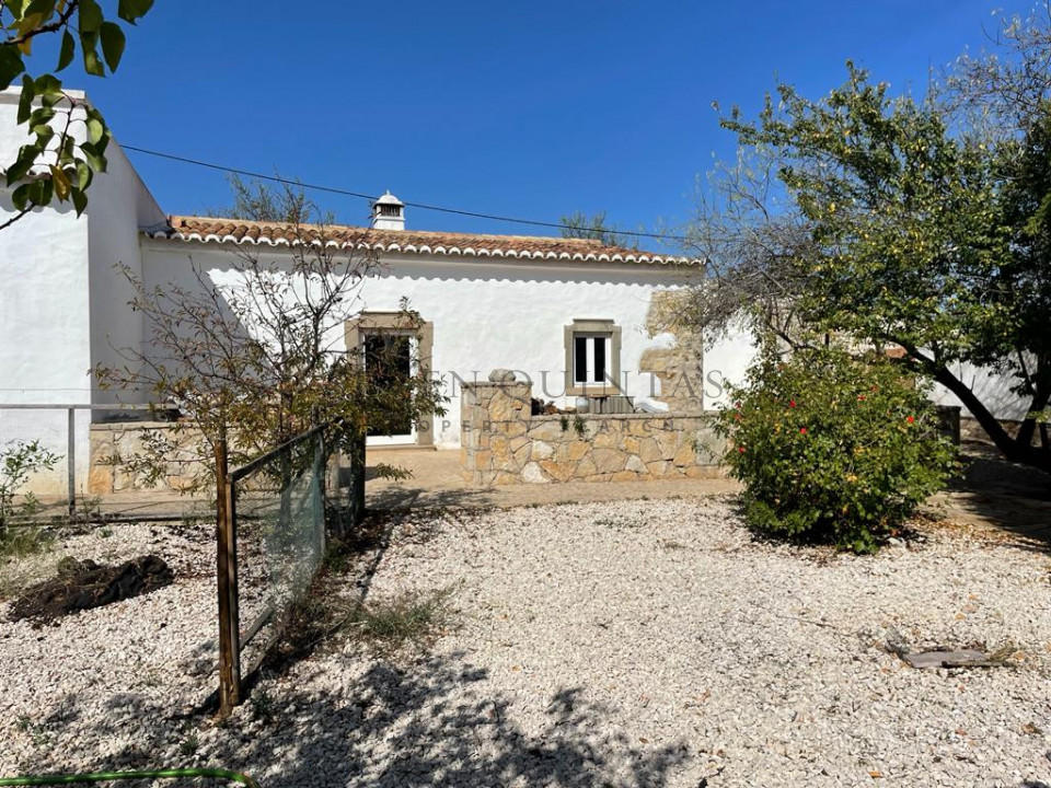 SOLD Two-bedroom Quinta